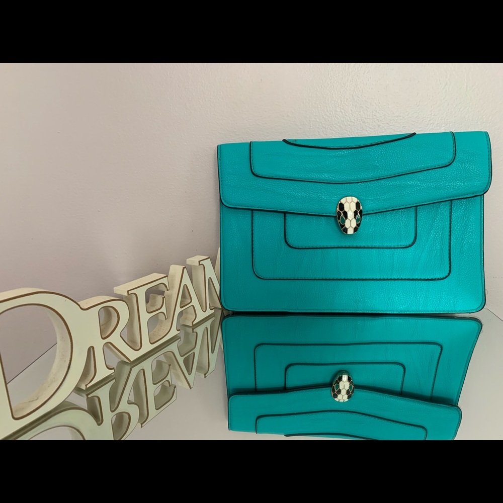 Pop Color Clutch - Picture 2 of 3